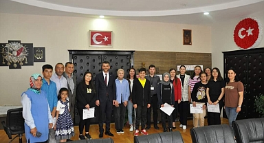 ERMENEK BELEDİYESİ TARAFINDAN DERECE GİREN ÖĞRENCİLERE ÖDÜLLERİ VERİLDİ