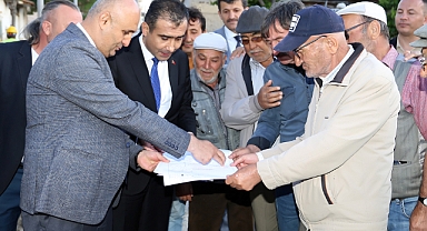 Karaman Belediye Başkanı Savaş Kalaycı, doğalgaz altyapısı yapılan Siyahser Mahallesi'nde incelemelerde bulundu.