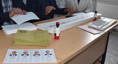 Türkiye sandık başında! 81 ilde oy verme işlemi başladı