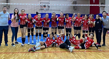 KARAMAN ANALİG VOLEYBOL TAKIMLARI ÇEYREK FİNALDE