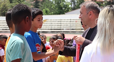 KÜÇÜK ATLETLERİN PERFORMANSI GÖZ DOLDURDU