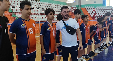 KARAMAN ANALİG ERKEK HENTBOL TAKIMI YARI FİNALDE