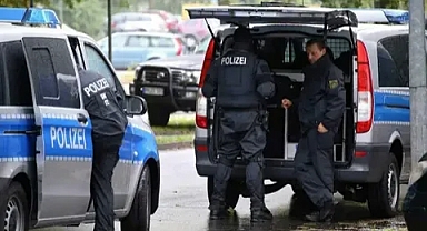 ALMAN POLİSİNDEN BASKIN