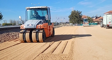 ASFALT VE PARK ÇALIŞMALARI DEVAM EDİYOR