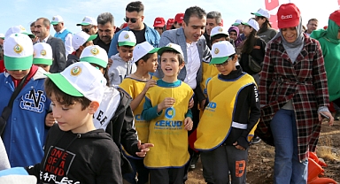 BAŞKAN KALAYCI “GELECEĞE NEFES CUMHURİYETE NEFES” FİDAN DİKME PROGRAMINA KATILDI