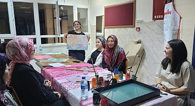 GSB KARAMAN YURTLARINDA EBRU KURSU YOĞUN İLGİ GÖRÜYOR