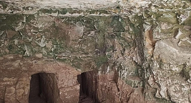  Kaçak kazılarda 1900 yıllık oda mezar bulundu