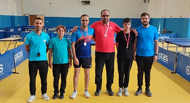 KARAMAN’DA 10 KASIM ATATÜRK’Ü ANMA MASA TENİSİ TURNUVASI