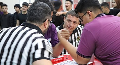 BİLEK GÜREŞİNDE 297 SPORCU KARAMAN’I TEMSİL EDEBİLMEK İÇİN MÜCADELE ETTİ