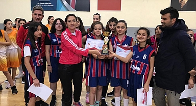 YILDIZ KIZLAR BASKETBOLDA ŞAMPİYON BELLİ OLDU