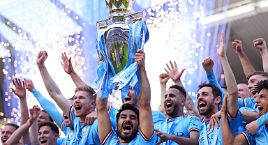 Kupa Gündoğanın Elinde Yükseldi